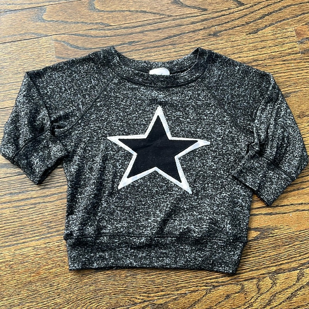 Random Hearts Girls Gray and Black Star soft shirt - size 3